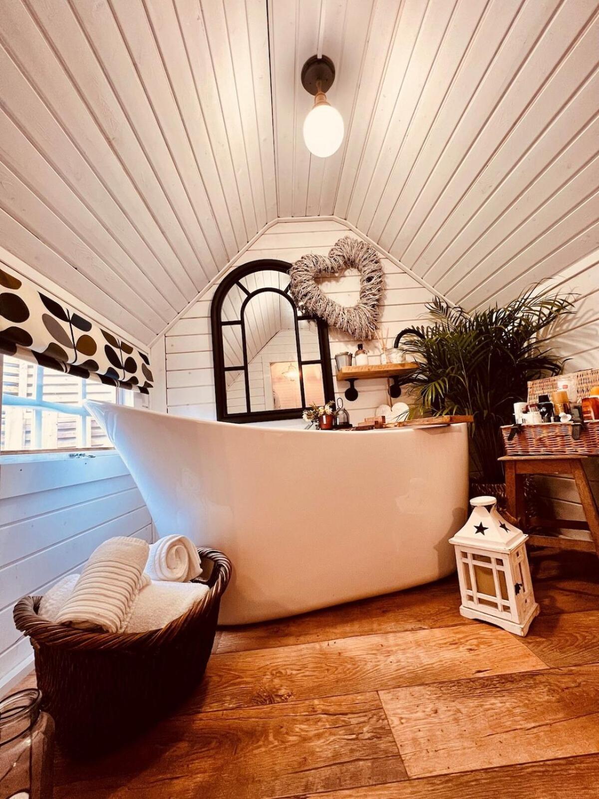 1 - Ein Trysor Cudd - Outdoor Bathtub - Incredible Views Villa Pont Sticill ภายนอก รูปภาพ